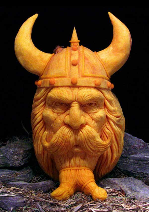 most-amazing-pumpkin-carving-ray-villafane-10